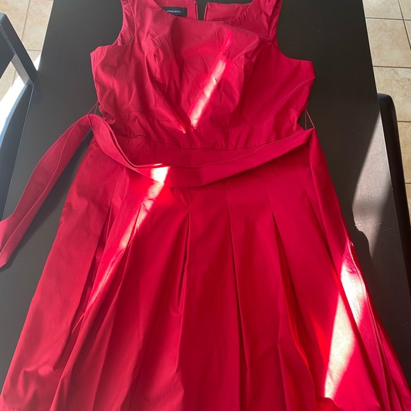 Beautiful red satin party dress - Picture 1 of 3
